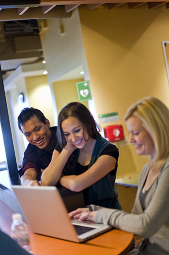 Programa de capacitaci&oacute;n de DEA en su escuela