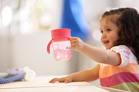 Vasos con boquilla para niños pequeños